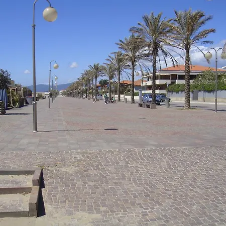 شقة فندقية Mediterraneo 2*